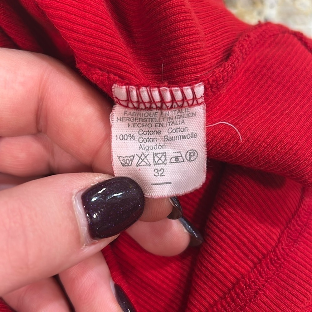 Brandy Melville Red Ribbed Off The Shoulder Short Sleeve Crop Top - Picture 4 of 4